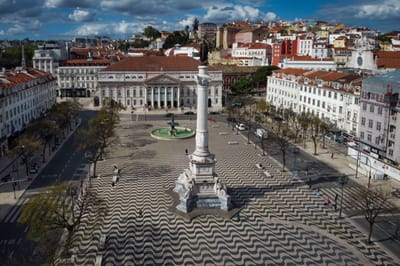 Covid-19: Governo prevê levantar restrições em Lisboa a partir do dia 15 - TVI