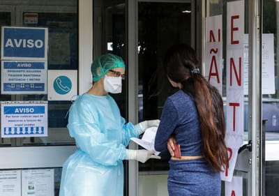 Hospitais de Coimbra retomam visitas a doentes internados, com autorização prévia - TVI