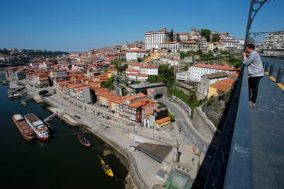Covid-19: decide-se esta segunda-feira cerca sanitária para o Porto - TVI
