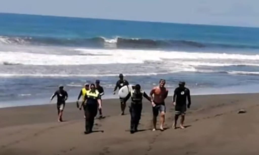 Surfista detido na Costa Rica