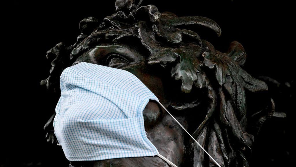 Covid-19: estátuas com máscaras na cidade alemã de Dresden
