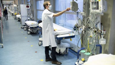 Testes sorológicos arrancam nos hospitais Santa Maria e Santo António a enfermeiros expostos - TVI