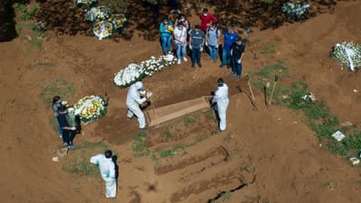 Covid-19: Brasil ultrapassa pela primeira vez as 2 mil mortes num único dia - TVI