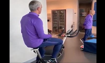 VÍDEO: «ciclista» Mourinho dá exemplo no treino do Tottenham - TVI