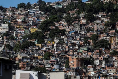 Rio de Janeiro confirma seis primeiras mortes por Covid-19 em favelas - TVI
