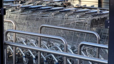 Continente e Pingo Doce entre vários supermercados condenados a pagar 304 milhões de euros por fixarem preços - TVI