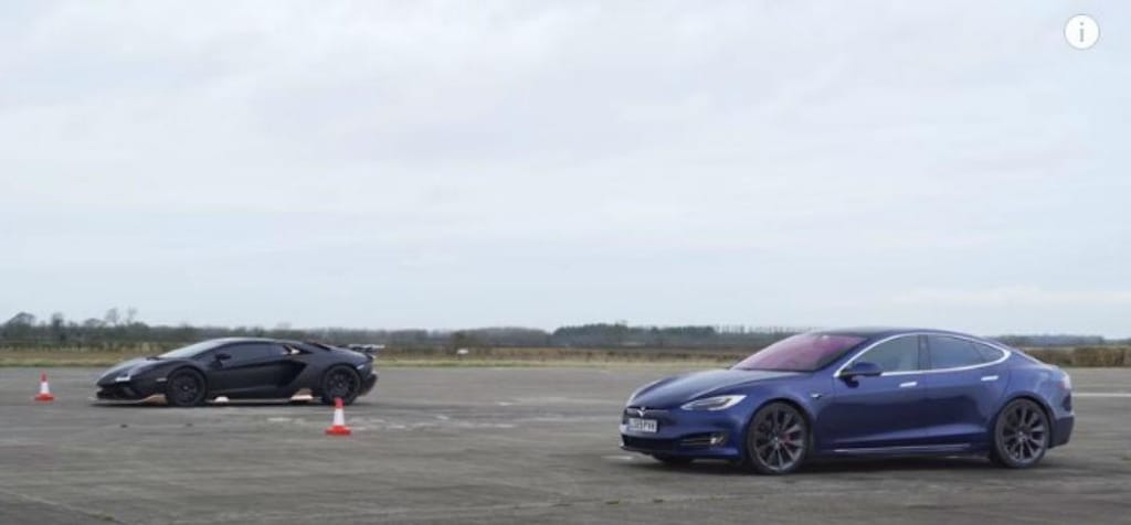 Aventador vs Model S Performance (Reprodução Youtube)