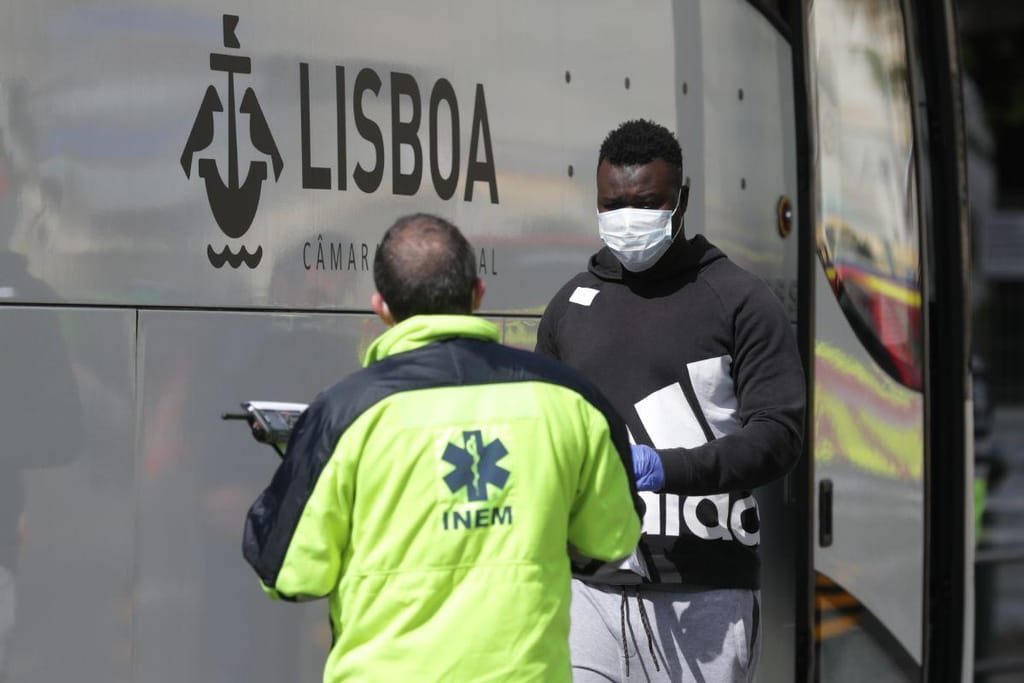 Covid-19: 200 pessoas retiradas de hostel em Lisboa