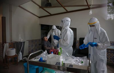 Covid-19: idosos infetados de lar ilegal de Gondomar já estão no hospital - TVI