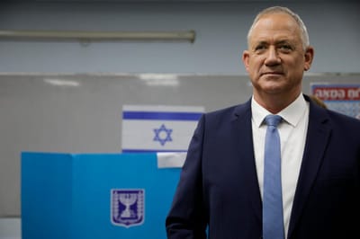 Parceiro de Netanyahu no governo israelita apoia dissolução de parlamento - TVI