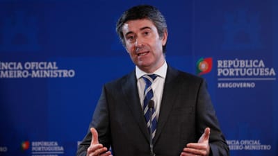 Autárquicas: José Luís Carneiro declina candidatura à Câmara do Porto - TVI