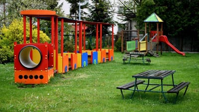 Covid-19: equipamentos de diversão já podem funcionar mas parques infantis continuam fechados - TVI