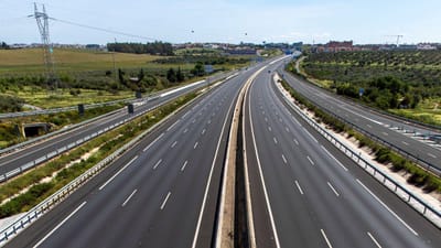 Covid-19: tráfego nas autoestradas da Brisa caiu mais de 25% em 2020 - TVI