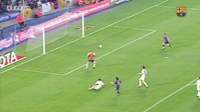 Há 15 anos, o jovem Messi fazia com classe o primeiro golo pelo Barça - TVI