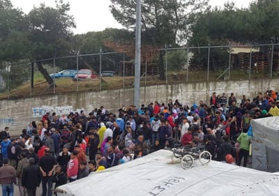 Covid-19: refugiados retirados de campo em Lesbos - TVI