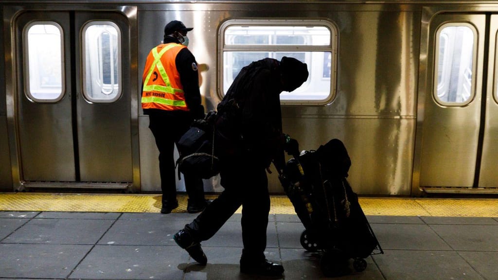 Metro de Nova Iorque fecha para desinfeção