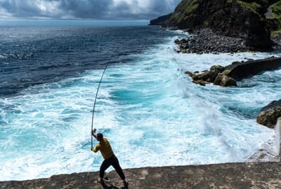 Mau tempo coloca sete ilhas dos Açores em aviso amarelo - TVI