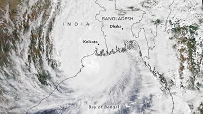 Passagem do ciclone Amphan pela Índia e Bangladesh provoca pelo menos 106 mortes - TVI