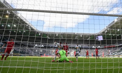 Liga alemã admite isolar as equipas durante três jornadas - TVI