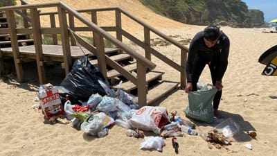 Máscaras e garrafas de cerveja: o resultado do desconfinamento numa praia em Sesimbra - TVI
