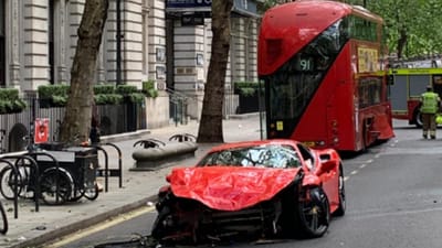 Rapper Swarmz envolvido em acidente que destruiu Ferrari no centro de Londres - TVI