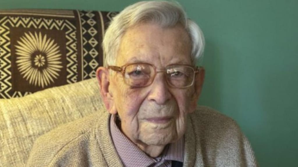 Morreu Bob Weighton, o homem mais velho do mundo