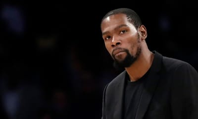 NBA: Kevin Durant em isolamento durante uma semana - TVI