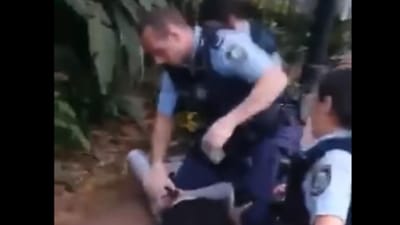 Polícia investigado por deter jovem aborígene com violência na Austrália - TVI
