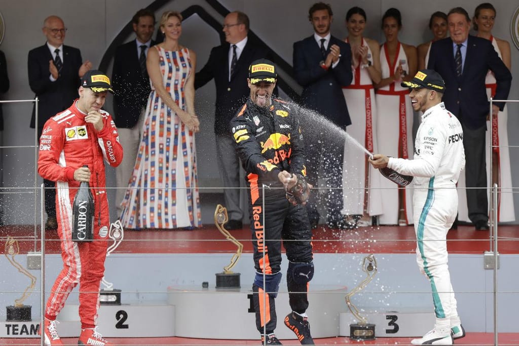 Sebastian Vettel, Daniel Ricciardo e Lewis Hamilton (Associated Press)