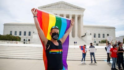 Supremo dos EUA aprova lei histórica que protege trabalhadores homossexuais e transgéneros - TVI