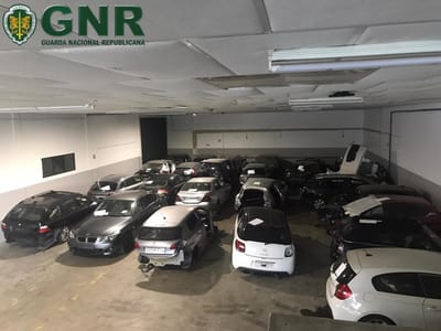 GNR apreende em Barcelos 25 carros furtados no valor de 537 mil euros - TVI