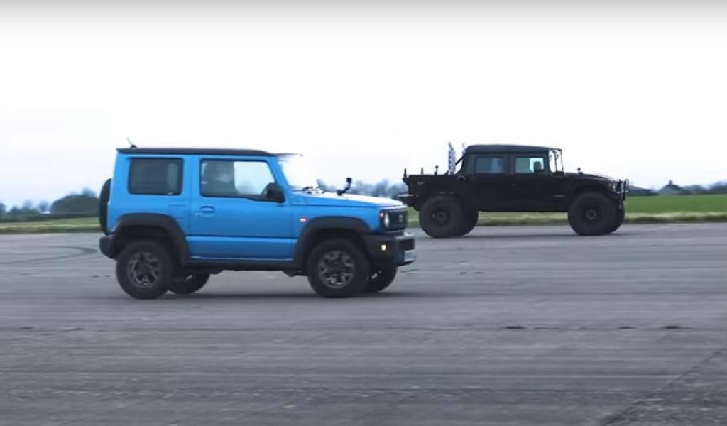 'Drag race' entre Suzuky Jimny e Hummer H1 (reprodução YouTube «Carwow»)