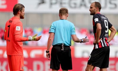 VÍDEO: Eintracht Frankfurt empata em Colónia com golo de Bas Dost - TVI