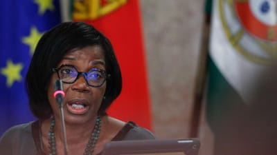 Ministra da Justiça preocupada com aumento da violência doméstica - TVI