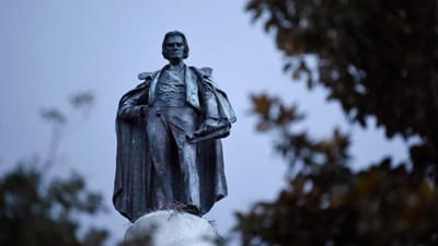 Cidade norte-americana de Charleston aprova remoção de estátua de defensor da escravatura - TVI
