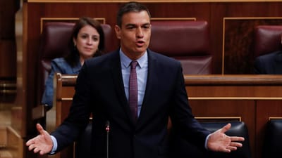 Covid-19: primeiro-ministro espanhol de quarentena após ter almoçado com Macron - TVI