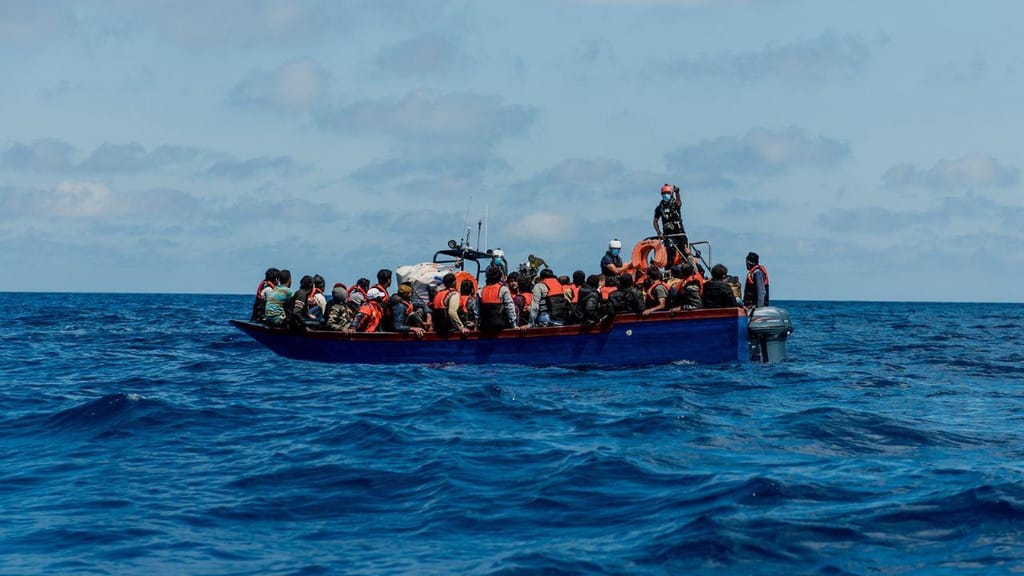 Migrantes resgatados no Mediterrâneo