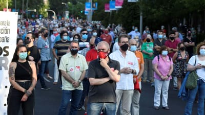 Covid-19: milhares de pessoas manifestam-se em Espanha por um pacto de reconstrução social - TVI