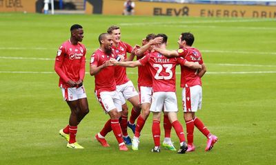 VÍDEO: com quatro portugueses, Nottingham sonha com a Premier League - TVI