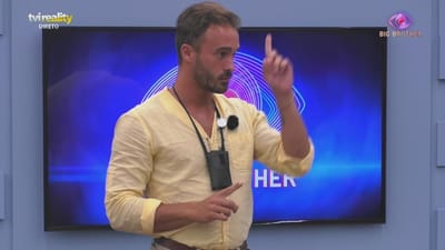 Daniel Guerreiro dá presente original a Sandrina - Big Brother