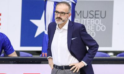 Basquetebol: FC Porto renova com Moncho López até 2022 - TVI