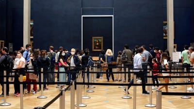 Louvre reabriu com menos de um quarto do número de visitantes habituais - TVI