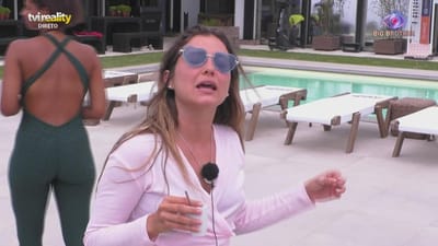 Ana Catharina recebe avião de apoio dos fãs - Big Brother