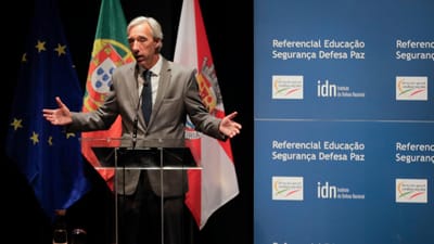 Ministro Gomes Cravinho quer defesa europeia como “complemento” à NATO - TVI