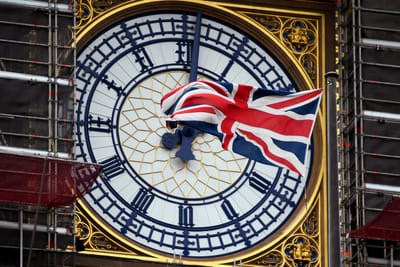 Reino Unido entra em recessão pela primeira vez em mais de 10 anos - TVI