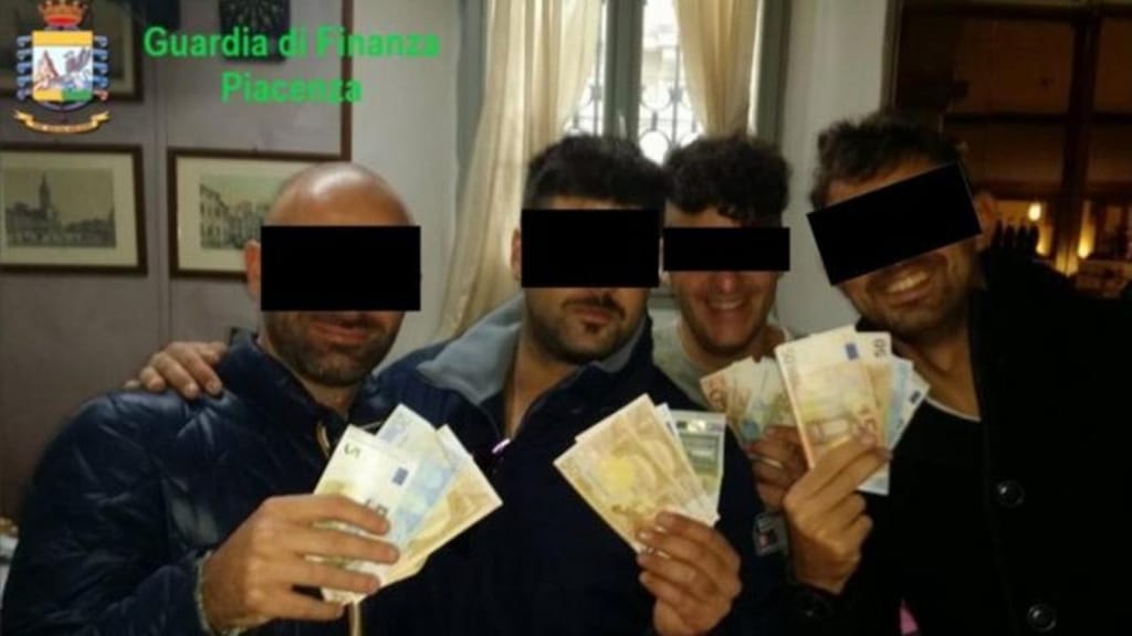 Quatro carabinieris detidos