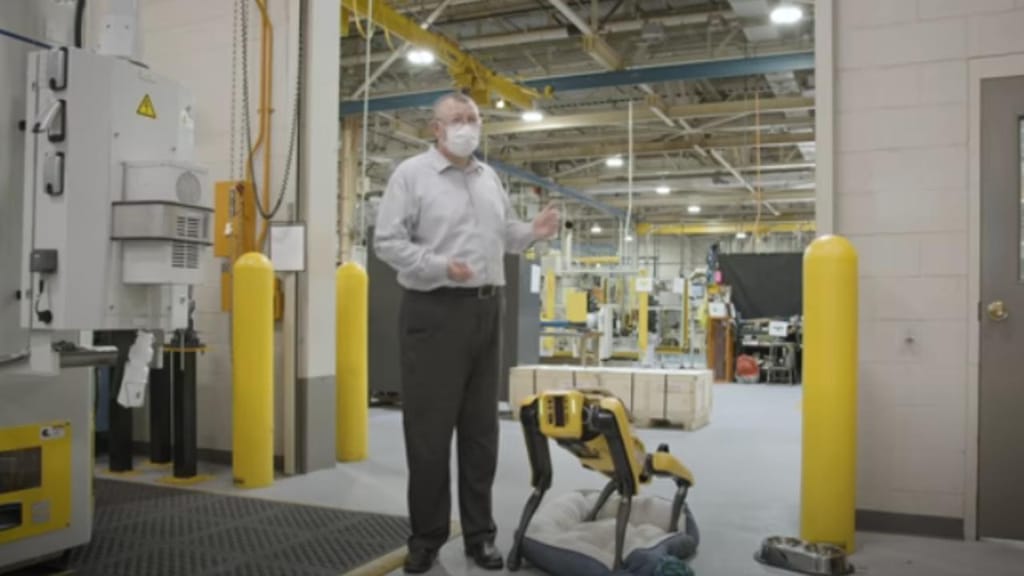 Robots ajudam a remodelar fábrica da Ford nos EUA