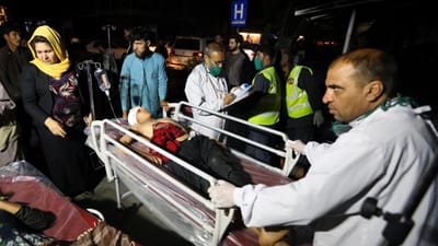 Atentado no Afeganistão provoca 17 mortos e 21 feridos - TVI