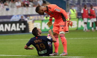 França: Anthony Lopes brilha, mas PSG ergue Taça da Liga após penáltis - TVI