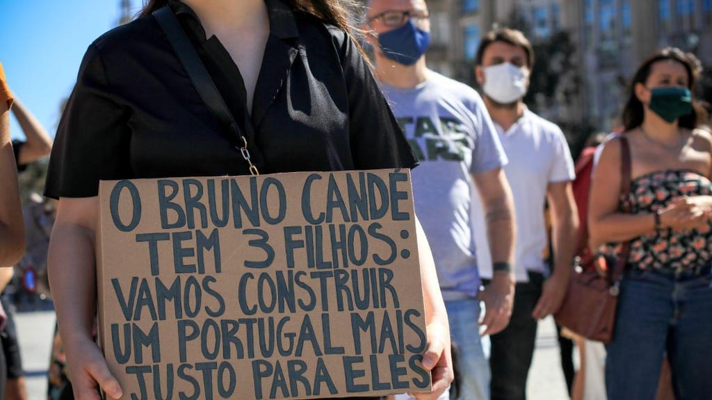 Protesto no Porto em homenagem a Bruno Candé